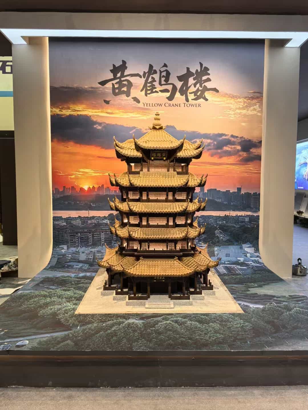 遵义仿古石文创作品-黄鹤楼