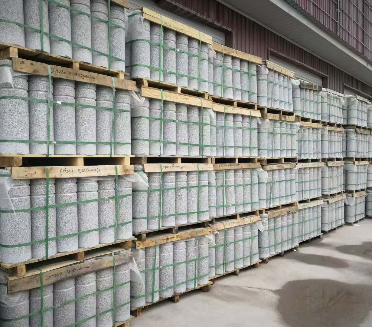 遵义 芝麻白挡车柱、阻车桩、隔离柱