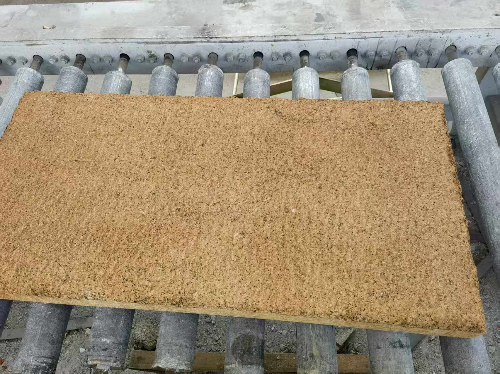 遵义 菠萝面老石板，做旧仿古石，流水线生产加工