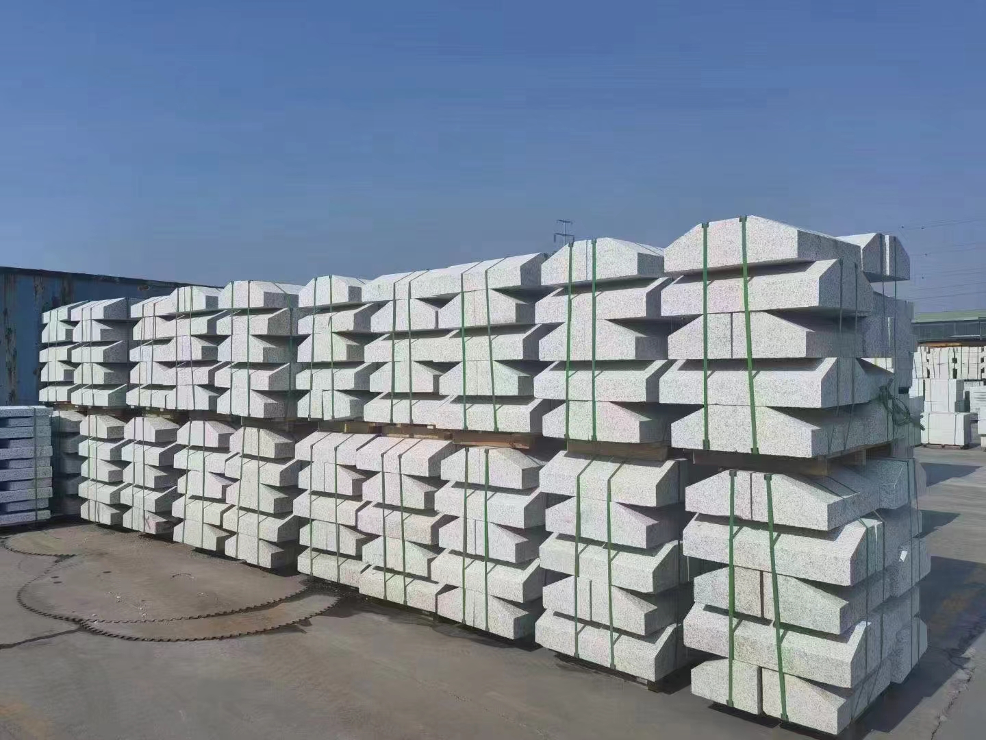 遵义芝麻白花岗岩光面牙石知多少